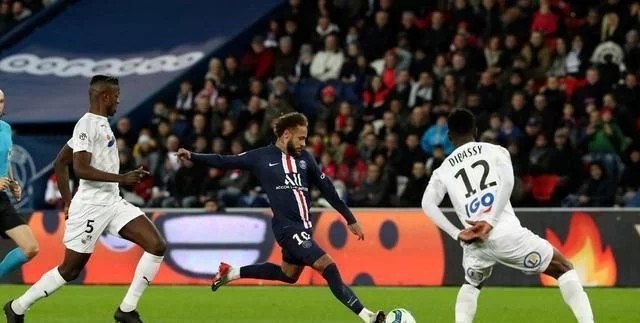 蒙彼利埃中场调度精妙,法甲传控打法收获成效